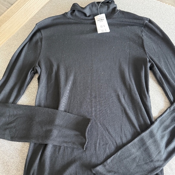 Abercrombie Mock Neck Long Sleeve *NWT* - Picture 1 of 2